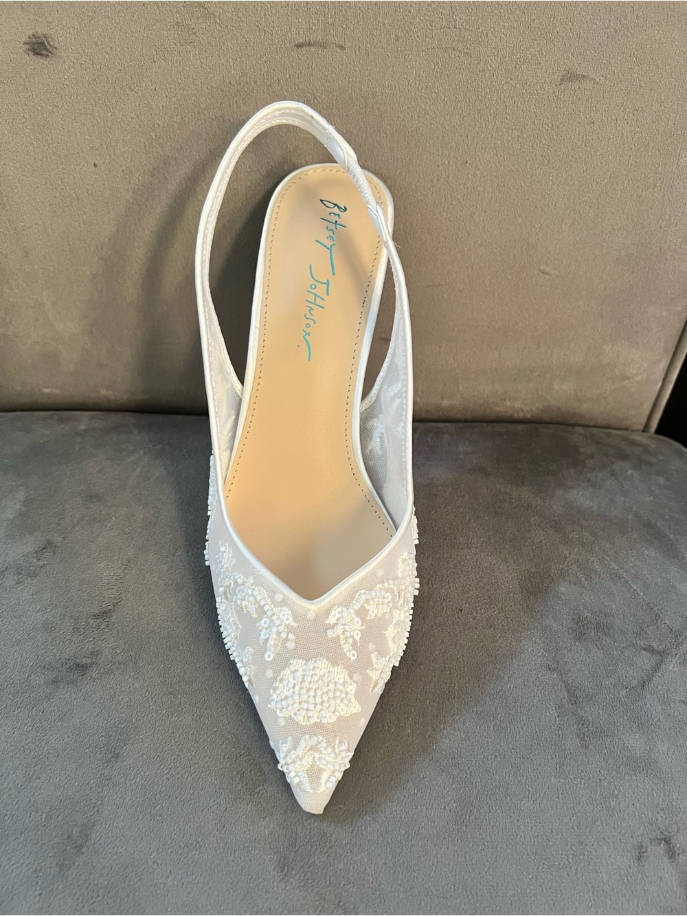 Betsey Johnson “Nikki” Bridal Slingback Pumps — One-of-a-Kind Mismatched Pair - Picture 3 of 10